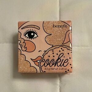 Benefit Cookie Shimmer Highlighter
